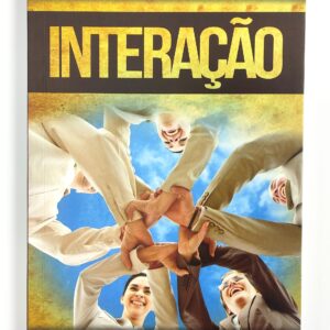 Capa do livro Interação - Esse Capelli, contém imagem de pessoas alegres com mãos e braços entrelaçados
